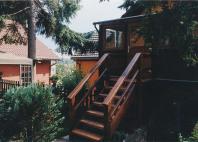 Holztreppe und Vorhaus aus Holz