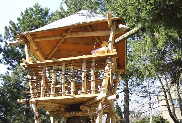 Holzkunst Zimmermann am Elbhang Foto eines Baumhauses